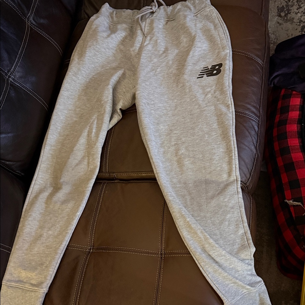 New Balance mens Light Gray Sweatpants